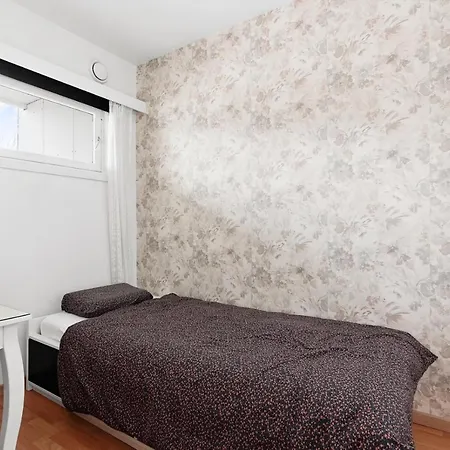 2 Bedroom Spacious Family Friendly Easy Access To Bus, Shops شقة *